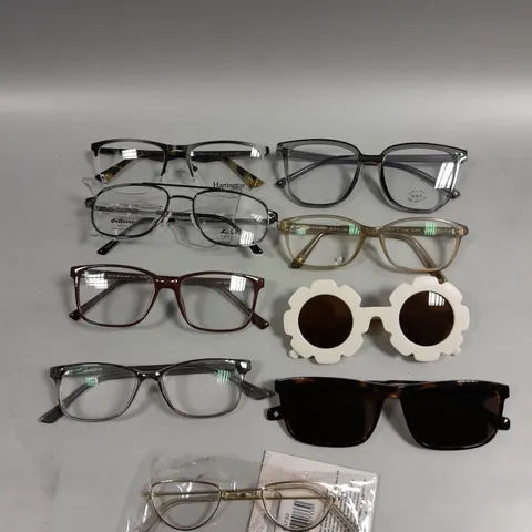 APPROXIMATELY 15 ASSORTED SPECTACLES/SUNGLASSES IN VARIOUS STYLES  