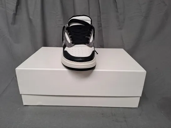 BOXED PAIR OF REPRESENT SHOES IN WHITE/GREY/BLACK UK SIZE 6