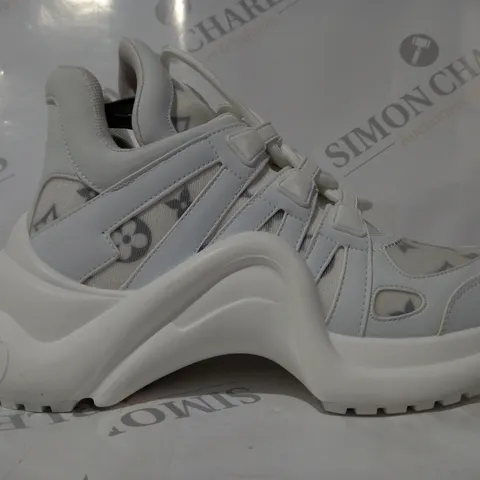 PAIR OF LOUIS VUITTON ARCHLIGHT TRAINERS IN WHITE EU SIZE 36