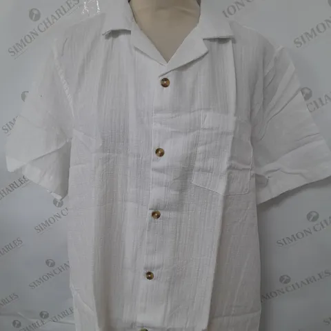 APPROXIMATELY 20 ASSORTED COTTON ON CLOTHING ITEMS TO INCLUDE RIVIERA SHORT SLEEVE SHIRT IN WHITE SIZE M, EVERFINE OFF THE SHOULDER PULLOVER IN GREY SIZE XS, JEANS SIZE 38EU