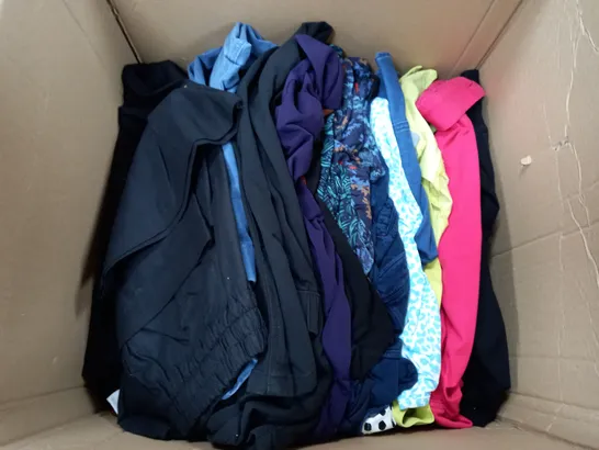 BOX OF APPROX 30 ASSORTED CLOTHING ITEMS TO INCLUDE - K&CO - MONSOON - DREAM JEANNES ECT