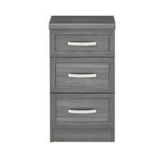 BOXED CAMBERLEY OAK EFFECT 3 DRAWER BEDSIDE TABLE (COLLECTION ONLY) RRP £79