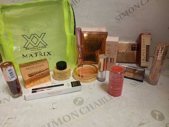 REVOLUTION 14PC MAKE UP SET