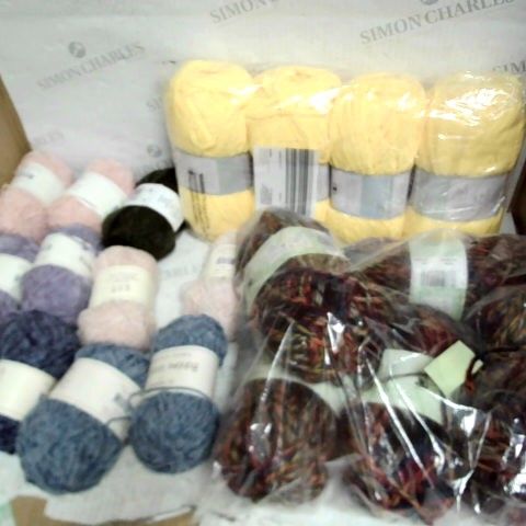 LARGE QUANTITY OF KNITTING YARN VARIOUS COLOURS