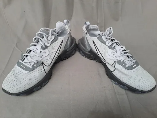 PAIR OF NIKE D/MS/X SHOES IN GREY UK SIZE 10