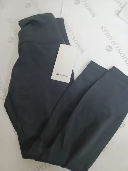 LULULEMON TRAINING GYM LEGGINGS IN BLACK - SIZE 8