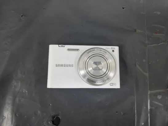 SAMSUNG MV900F 