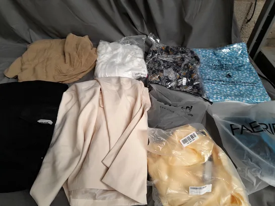 BOX OF APPROXIMATELY 18 ASSORTED ITEMS TO INCLUDE - DRESSES , JUMPERS , AND  T-SHIRTS ETC