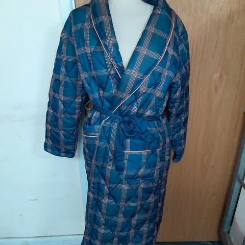 UNBRANDED PADDED DRESSING GOWN IN BLUE AND ORANGE PATTERN SIZE L