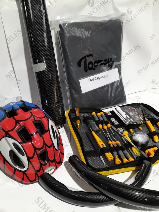 BOX OF APPROXIMATELY 10 ITEMS TO INCLUDE HI-SPEC TOOL SET, TOOZEY DOG CARGO LINER, HELMET ETC