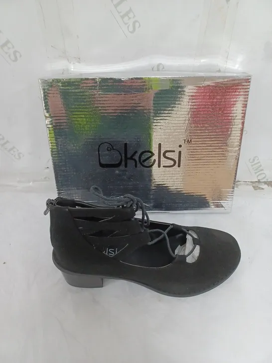 APPROXIMATELY 10 PAIRS OF BOXED KELSI BLACK BLOCK HEEL BOOT IN VARIOUS SIZES 