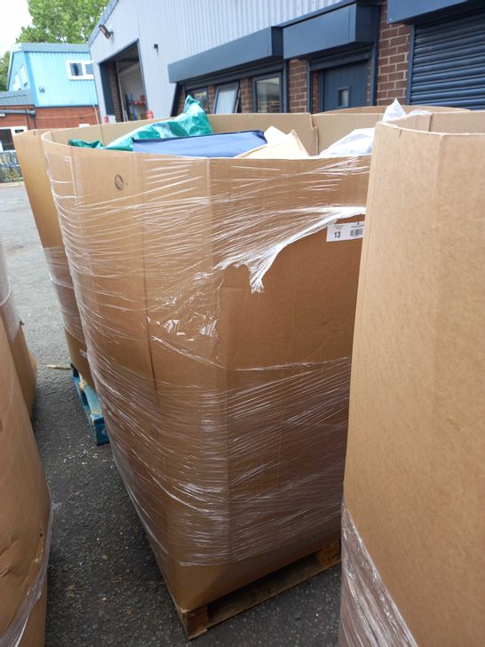 PALLET OF ASSORTED SOFT FURNISHINGS TO INCLUDE; SUPLONG HOSE, ELVIROS MEMORY FOAM PPILLOW AND DAFUNA CERVICAL PILLOW