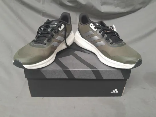 BOXED PAIR OF ADIDAS RUNFALCON 3.0 TRAINERS IN GREEN/SILVER UK SIZE 10