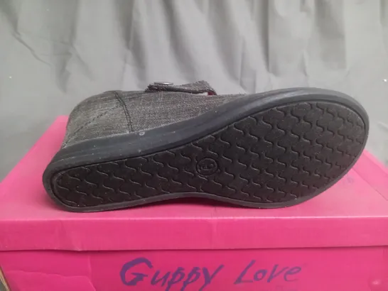 BOX OF APPROXIMATELY 10 BLACK  GUPPY LOVE BY BLOWFISH SHOES IN VARIOUS SIZES 