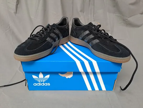 BOXED PAIR OF ADIDAS HANDBALL SPEZIAL MAHARISHI SHOES IN BLACK UK SIZE 7.5