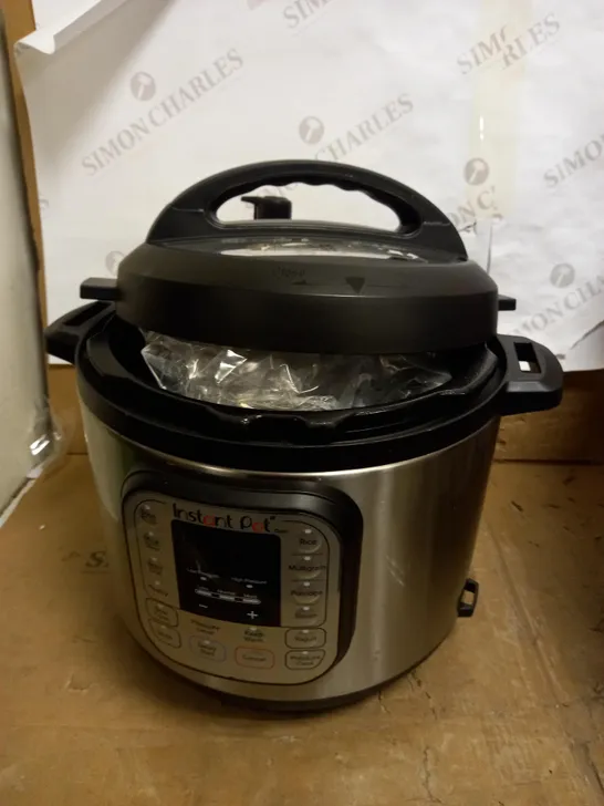 INSTANT POT DUO SMART PRESSURE COOKER