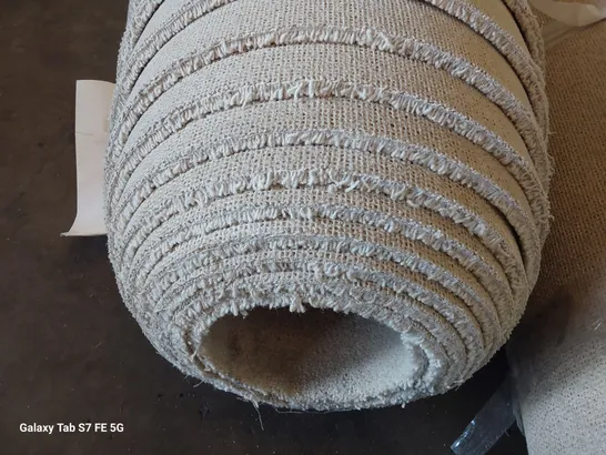 ROLL OF QUALITY ELMSBRIDGE ECRU CARPET APPROXIMATELY 5M × 9.15M