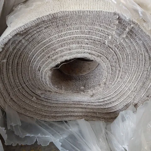 ROLL OF QUALITY TUDOR CO-ORDINATES PEBBLE CARPET - APPROXIMATELY  9.6 x 4M 