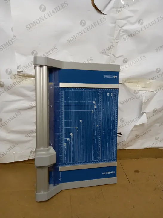 DAHLE 550 A4 PAPER TRIMMER