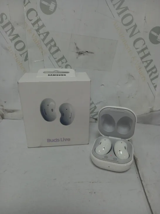 SAMSUNG GALAXY BUDS LIVE IN WHITE