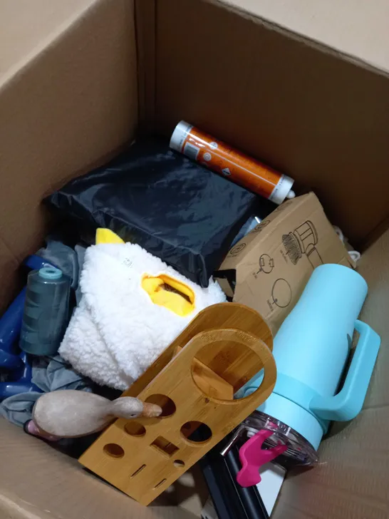 BOX OF APPROXIMATELY 15 ASSORTED ITEMS TO INCLUDE TRIPOD, WEIGHTS, COSTA THERMAL CUP ETC