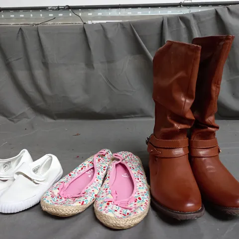 APPROXIMATELY 12 ASSORTED KIDS PAIRS OF SHOES IN VARIOUS COLOURS, STYLES, AND SIZES