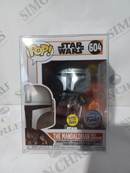 FUNKO POP STAR WARS 604 - THE MANDALORIAN WITH DARKSABER COLLECTIBLE BOBBLE-HEAD