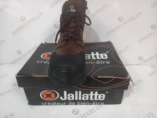 BOXED PAIR OF JALLATTE ANKLE PROTECTOR BOOTS IN BROWN/BLACK SIZE 10.5