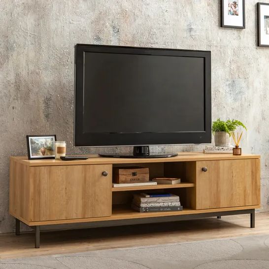 BOXED FULTON RUSTIC OAK EFFECT WIDE TV UNIT