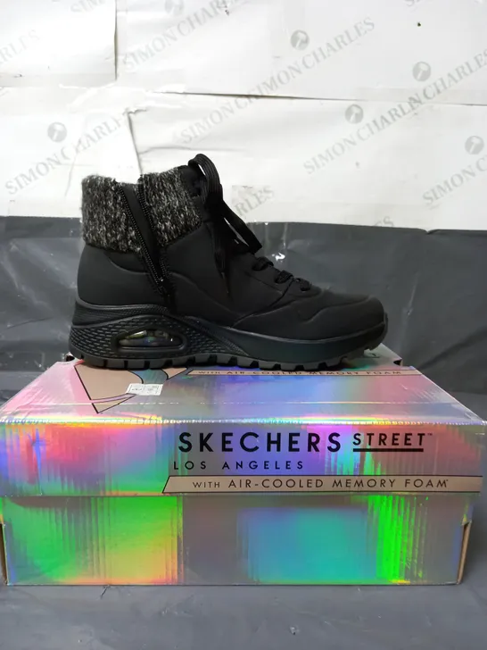 SKECHERS ANKLE BOOTS BLACK SIZE 7