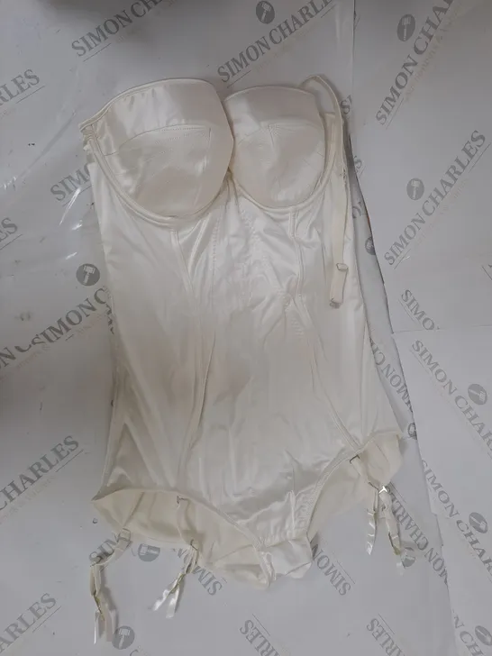 MASQUERADE LINGERIE - IVORY - 36DD