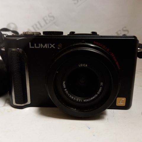 LUMIX DMC-LX3 CAMERA