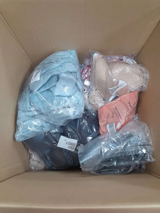 BOX OF APPROXIMATELY 15 ASSORTED CLOTHING ITEMS IN VARIOUS STYLES, COLOURS AND SIZES TO INCLUDE SHAPEWEAR, JEANS, JUMPERS ETC