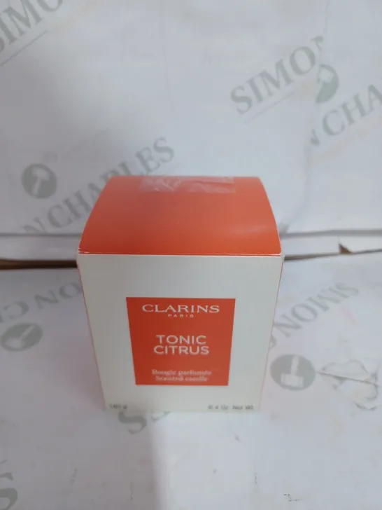 BOXED CLARINS TONIC CITRUS SCENTED CANDLE - 180G