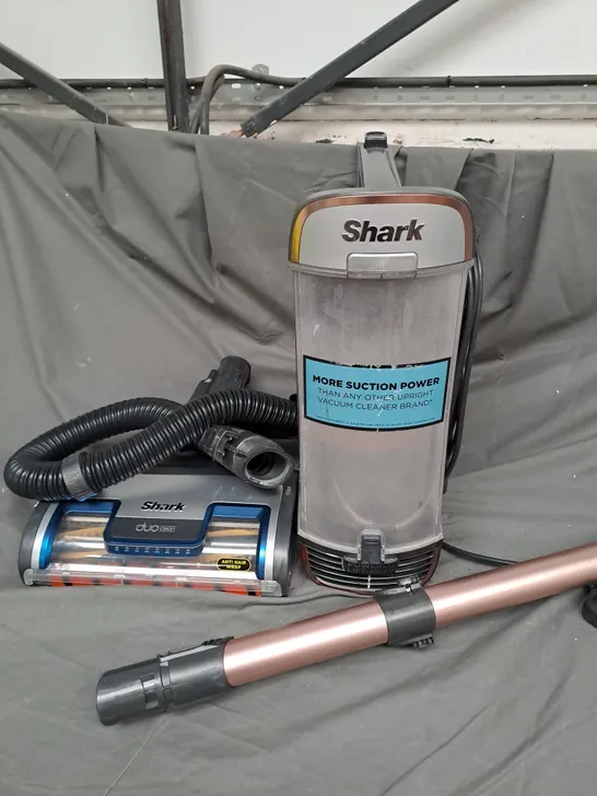 SHARK VACUUM CLEANER PZ1000UKT