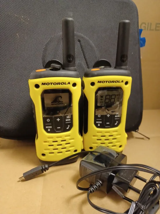 MOTOROLA TOPS T92 H20 WALKIE-TALKIES 