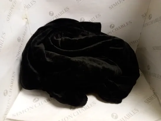 PRIMARK BLACK PLUSH TEDDY BEAR THROW