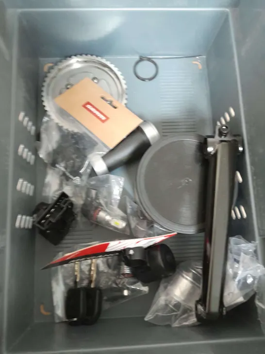 BOX OF ASSORTED CAR AND BIKE ITEMS TO INCLUDE - ISOPON - HORN - DERAILLEUR 