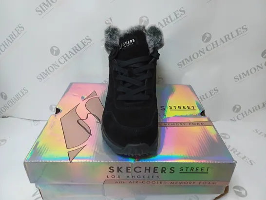 BOXED PAIR OF SKECHERS UNO RUGGED BOOTS BLACK UK SIZE 6.5