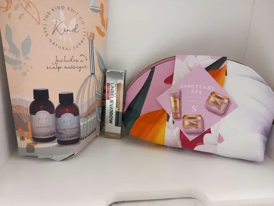 THREE ASSORTED COSMETICS PRODUCTS TO INCLUDE; SANCTUARY SPA LILY AND ROSE FAVOURITES, INFAILABLE UNBELIEVABROW AND KIND HAIR SET