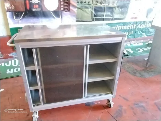 GRUNDY MOBILE ELECTRIC HOT CUPBOARD