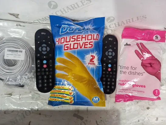 LOT OF APPROXIMATELY 10 ASSORTED HOSUEHOLD ITEMS TO INCLUDE HOUSEHOLD GLOVES, SKY REMOTE, ETC