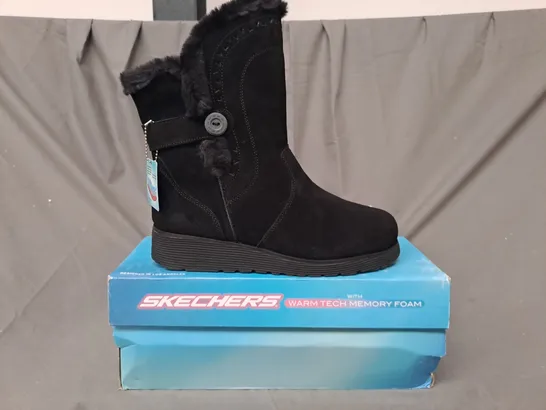 BOXED PAIR OF SKECHERS WEDGE BOOTS IN BLACK UK SIZE 7