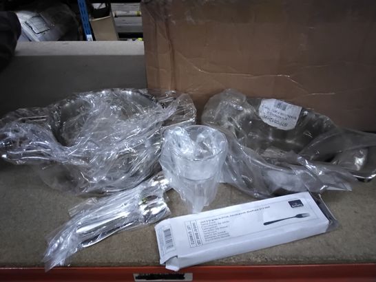 4 BOXES OF APPROXIMATELY 45 CATERING ITEMS INCLUDING COOKING POT, AMEFA SET OF SPOONS, PLASTIC DRINKING GLASS, SET OF AMEFA FORKS, STAINLESS STEEL CASSEROLE 6" POT