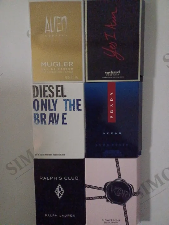 LOT OF 10 FRAGRANCE DIRECT SHARE THE LOVE OF FRAGRANCE BOX TO INCLUDE ALIEN GODDESS, CACHAREL, DIESEL, PRADA, RALPH LAUREN, AND V&R 1.2ML SAMPLE SPRAYS