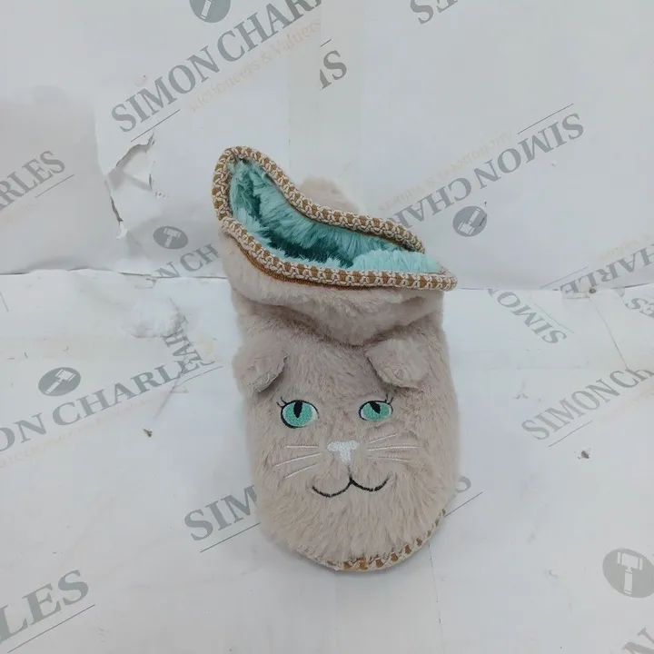 OF MUK LUKS ANIMAL CAT SLIPPERS UK SIZE 4 4573440Simon Charles Auctioneers
