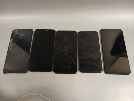 APPROXIMATELY 40 REPLACEMENT SCREENS FOR ASSORTED SMARTPHONE MODELS 