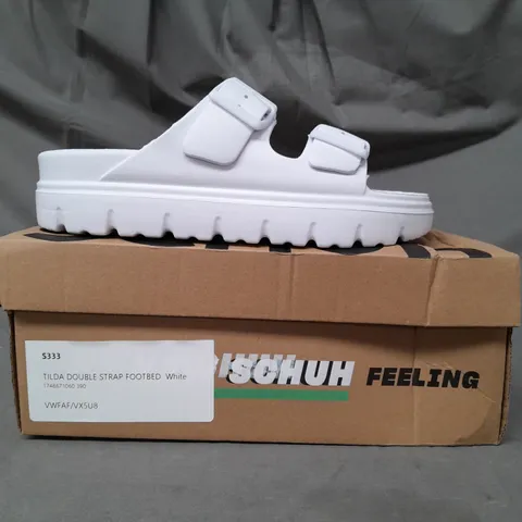 BOXED PAIR OF SCHUH OPEN TOE SANDALS IN WHITE UK SIZE 6