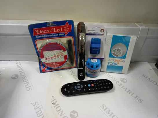 LOT OF APPROX 20 HOUSEHOLD ITEMS TO INCLUDE SKY TV REMOTE, SELF ADHESIVE STRIP AND A DOOR HANDLE