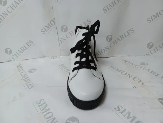 REIKER HI-TOP CUFFED TRAINER WHITE SIZE 5